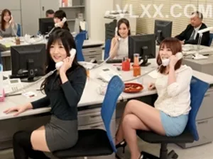 Nữa đêm con trai tuột quần mẹ kế gạ tình