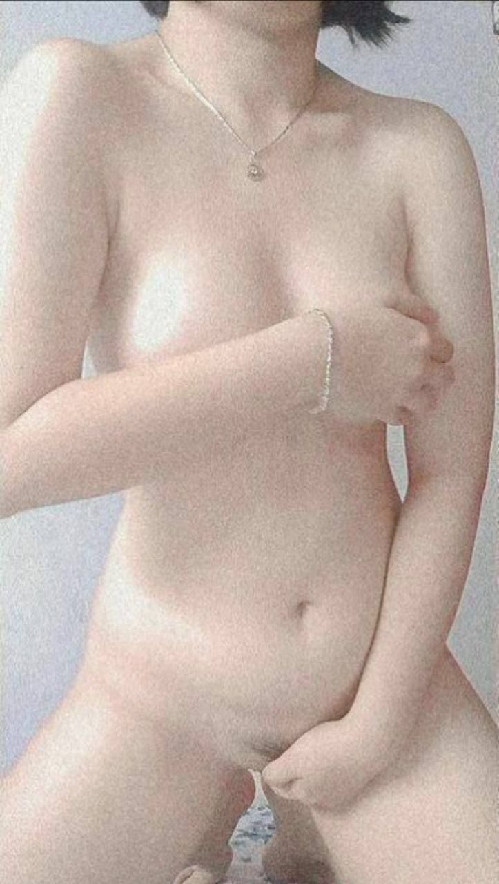 Em gái tò mò liếm cặc anh trai và cái kết