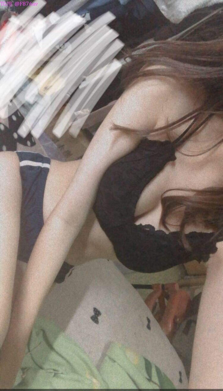 Quý ông nào cũng khó cưỡng lại trước em nhân viên mát-xa xinh thế này