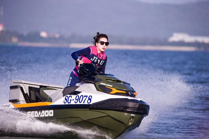 Đụ tôi thật mạnh, tôi không thể ngừng nói nhảm